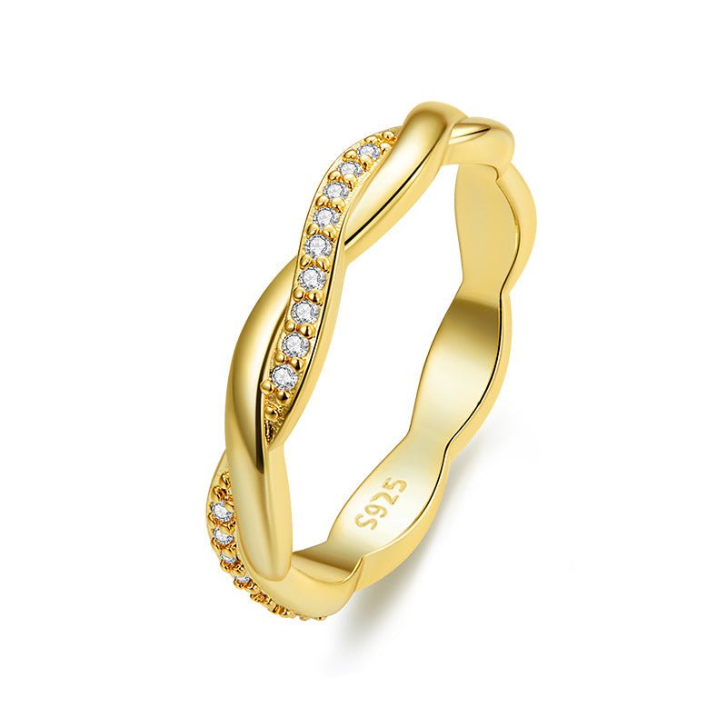 Twisted Radiance Pavé Band Ring