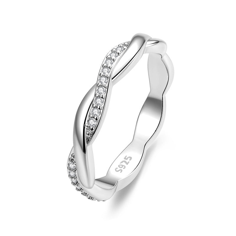 Twisted Radiance Pavé Band Ring